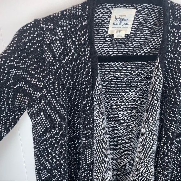 Between Me & You Black White Knit Open Waterfall Cardigan Women's sz XS - Picture 2 of 8
